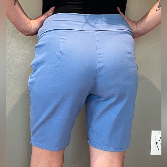 Light blue stretch Bermuda shorts petite 10 - Picture 3 of 5